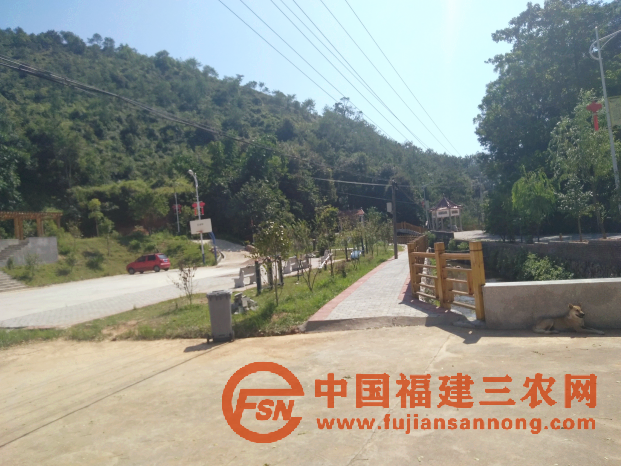 新坊村新建的农民公园2.png